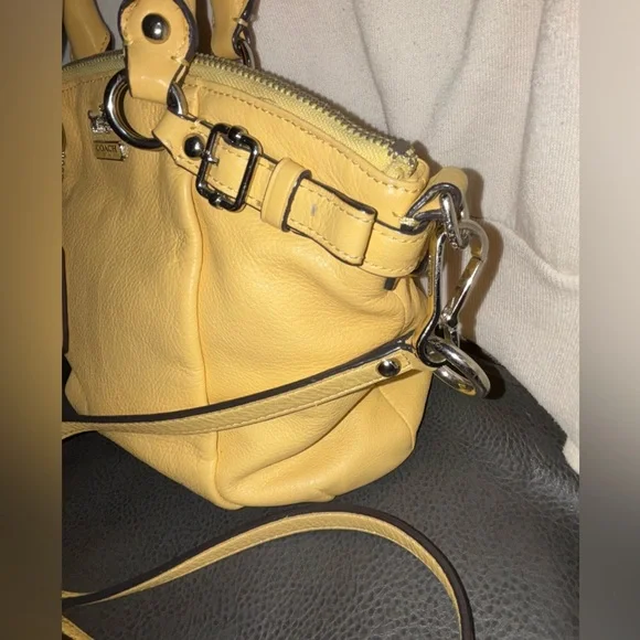 Coach Pastel Yellow Leather Crossbody - Picture 3 of 14